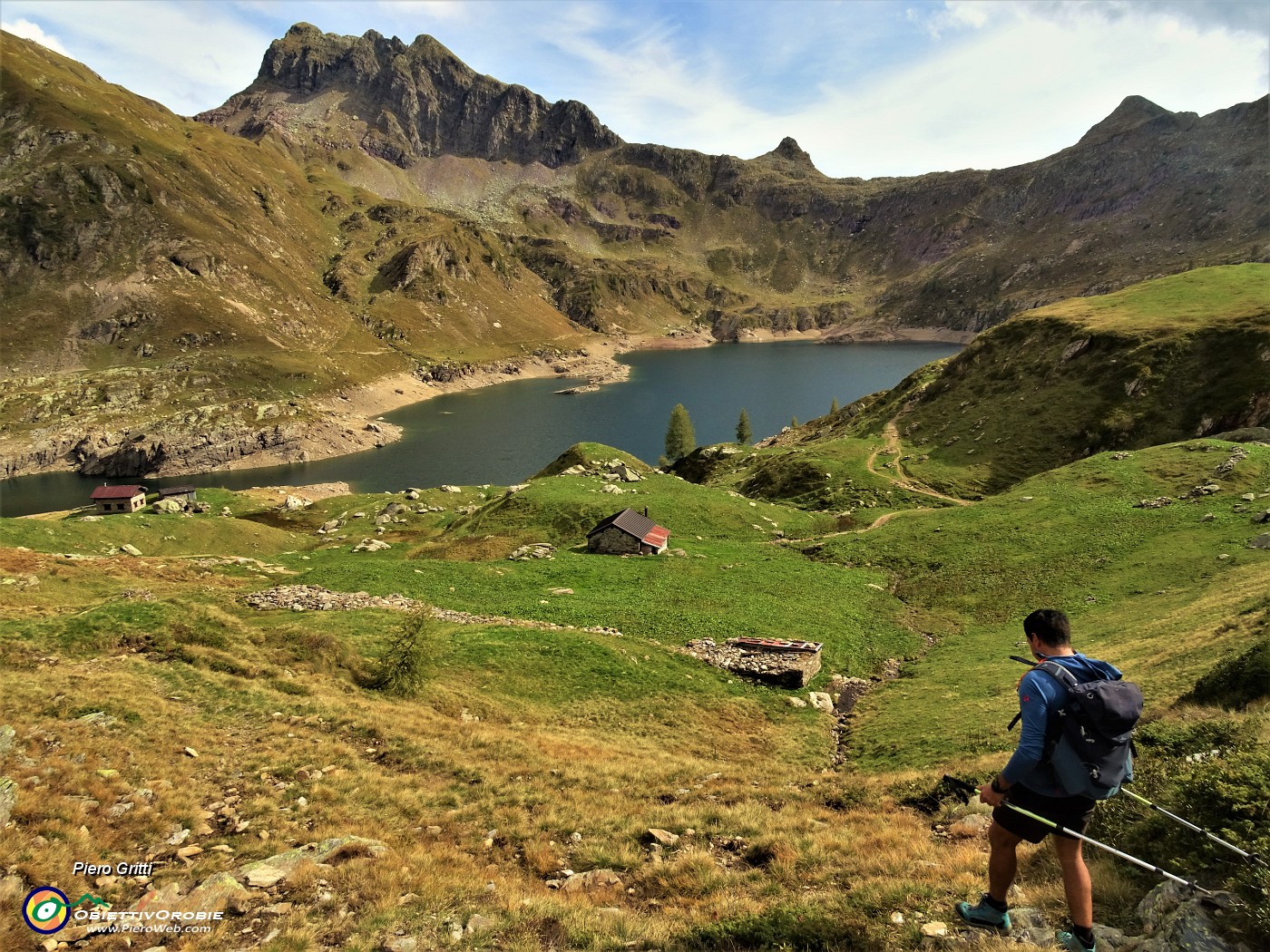 07 Scendendo dal colletto del Lago della paura ai Laghi Gemelli.JPG